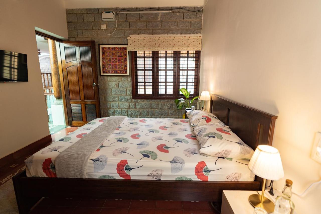 Luho Stone House Bed and Breakfast Bangalore Eksteriør billede