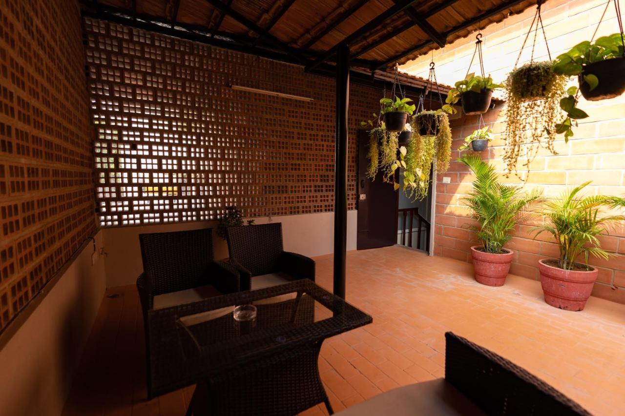Luho Stone House Bed and Breakfast Bangalore Eksteriør billede